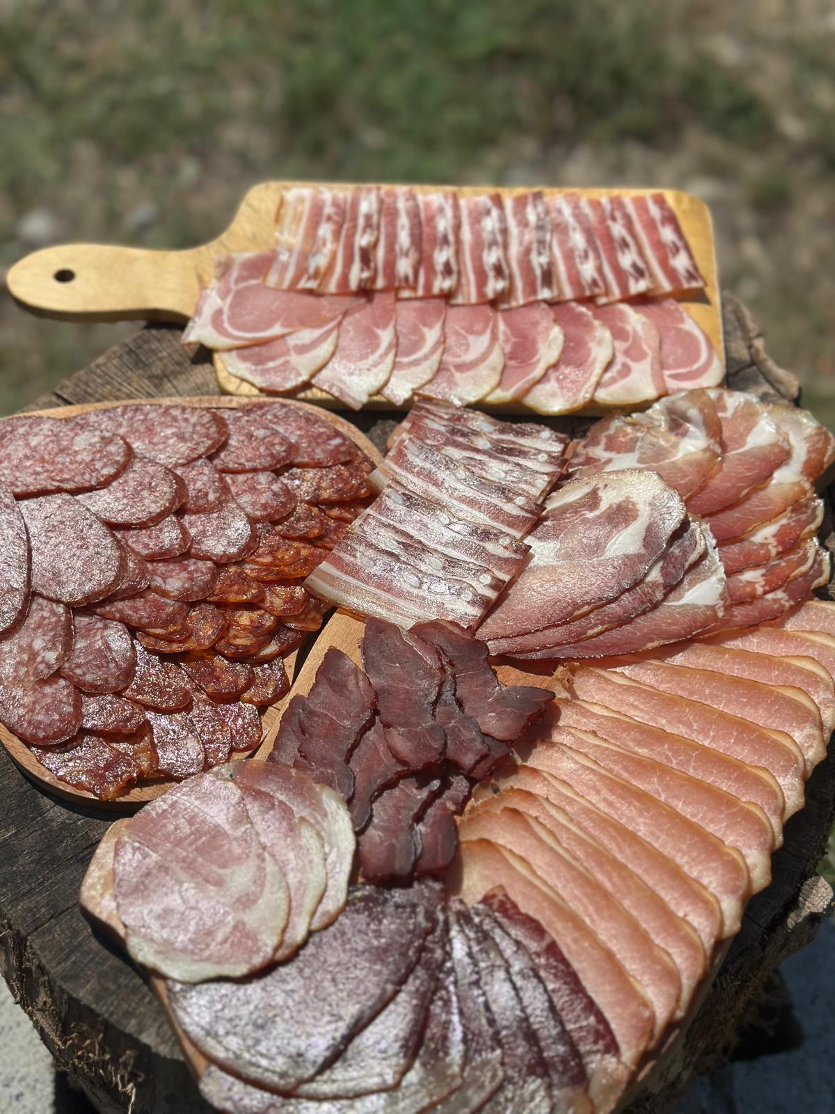 Bogata selekcija suhomesnatih proizvoda